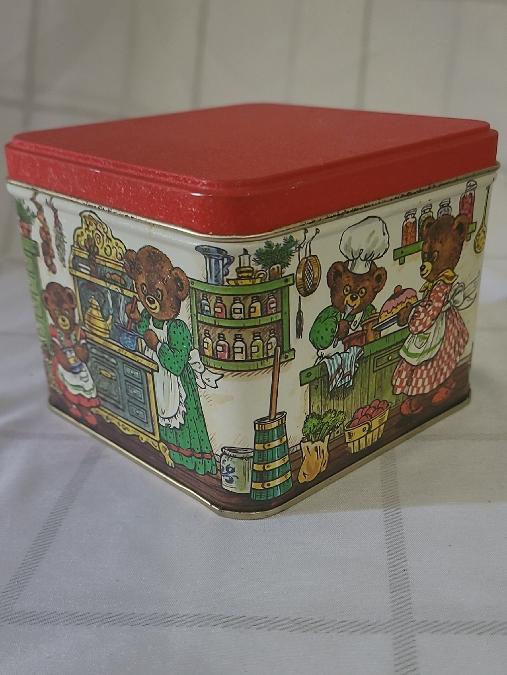 Vtg 1970s Teddy Bear Family Collectible Holiday Tin, 4.5" Square